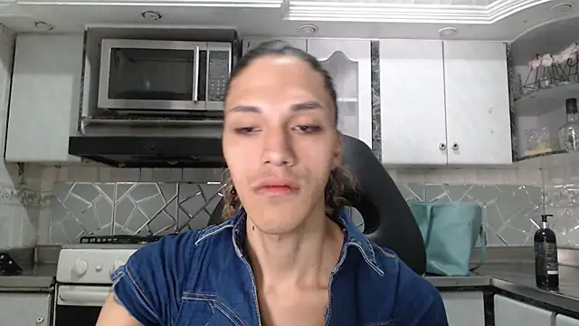 CrisOzzz online show from 05-17-26, 05:42