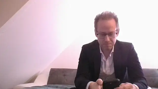 Lost in lace online show from 03-03-26, 07:09