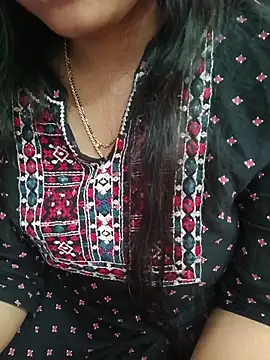 Queenlipx online show from 04-28-26, 08:08