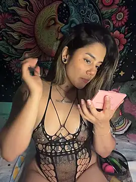 Snapshot of QueenNatt chatting on 03-11-26, 10:05 QueenNatt online show from 03-11-26, 10:05