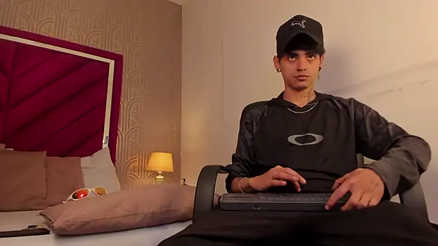 Dominic Foxx online show from 03-09-26, 02:10