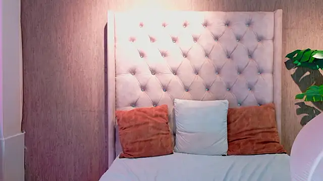 Sophie Rousses online show from 02-24-26, 01:31