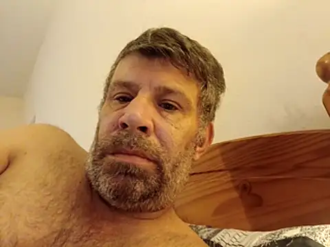 Snapshot of stud2512 chatting on 04-28-26, 06:40 stud2512 online show from 04-28-26, 06:40