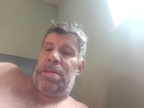 Snapshot of stud2512 chatting on 06-12-26, 12:15 stud2512 online show from 06-12-26, 12:15