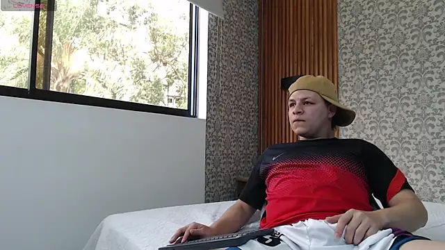 Snapshot of SamJoness_ chatting on 03-07-26, 07:33 SamJoness online show from 03-07-26, 07:33