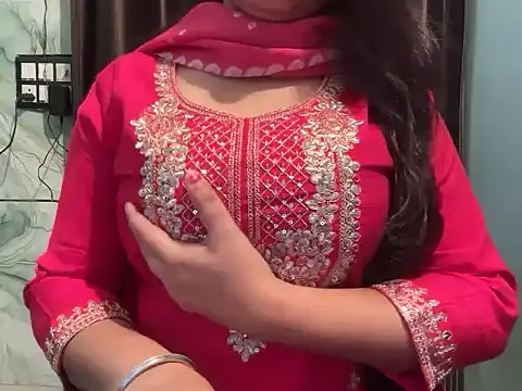 Avneet kaurr1 online show from 05-10-26, 02:17