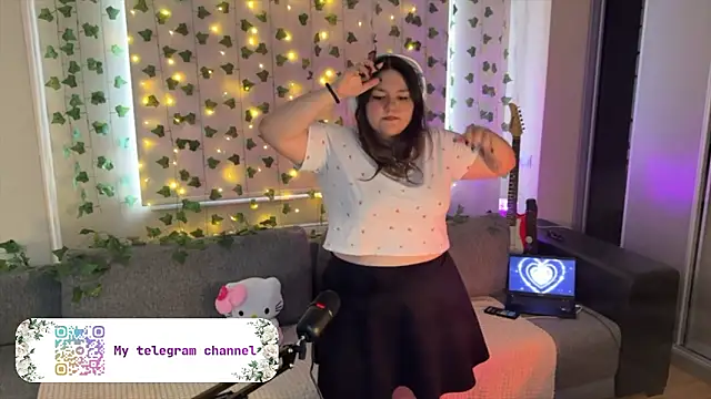 RiotKitten1 online show from 03-09-26, 09:13