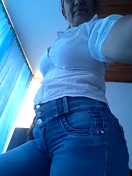 Lorenaluna online show from 04-28-26, 03:06