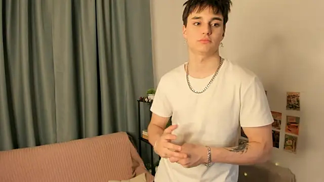 Snapshot of CipherMoth chatting on 03-09-26, 08:24 CipherMoth online show from 03-09-26, 08:24