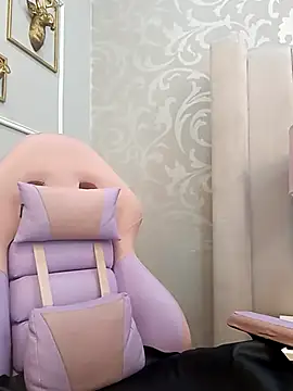 Snapshot of Melie_me chatting on 03-10-26, 11:04 Melie me online show from 03-10-26, 11:04