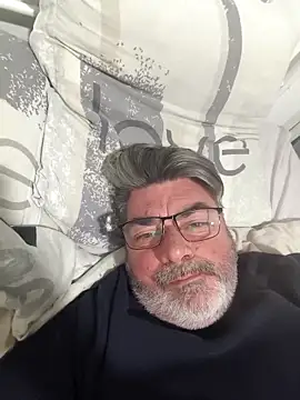 Snapshot of eruzam59000 chatting on 02-21-26, 04:30 eruzam59000 online show from 02-21-26, 04:30