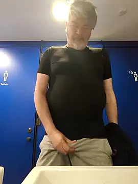 Snapshot of eruzam59000 chatting on 03-07-26, 11:24 eruzam59000 online show from 03-07-26, 11:24