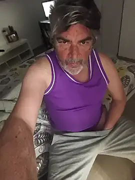 Snapshot of eruzam59000 chatting on 03-10-26, 08:14 eruzam59000 online show from 03-10-26, 08:14