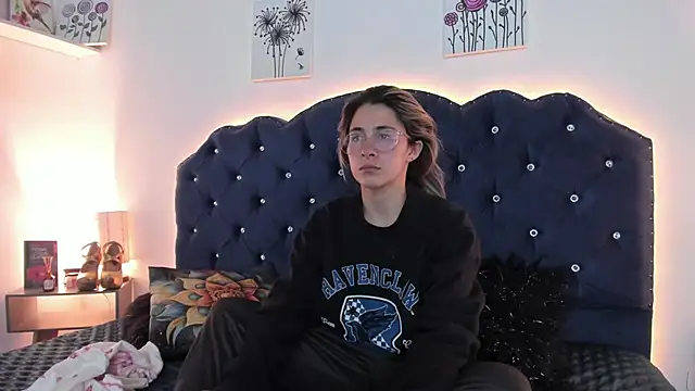 SaraRoadess online show from 02-27-26, 09:37