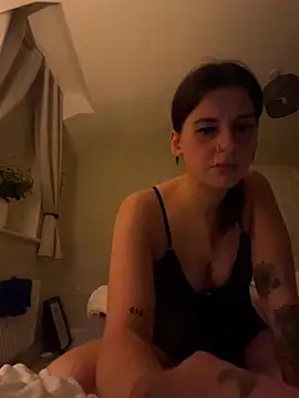 Alicemaexx online show from 04-11-26, 10:25