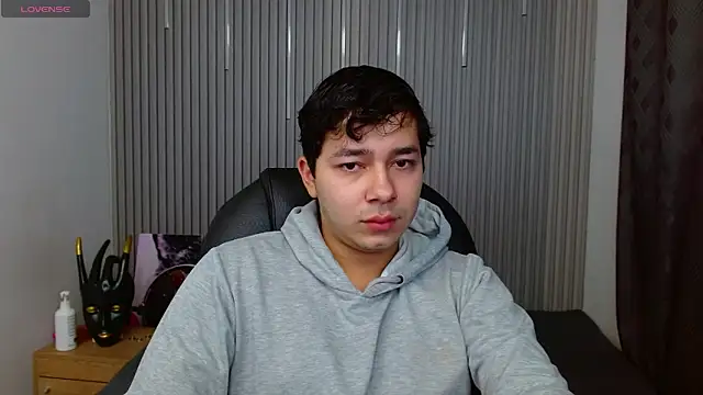 Julian Smith21 online show from 04-24-26, 03:09