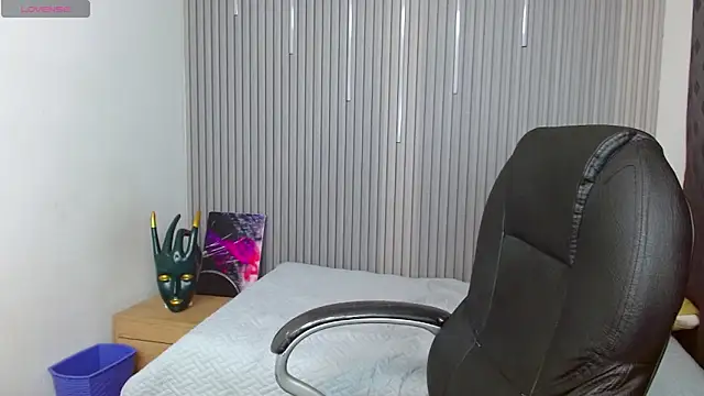 Julian Smith21 online show from 04-27-26, 05:27