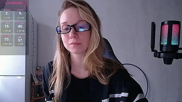 Snapshot of SatinSinner chatting on 03-23-26, 02:54 SatinSinner online show from 03-23-26, 02:54