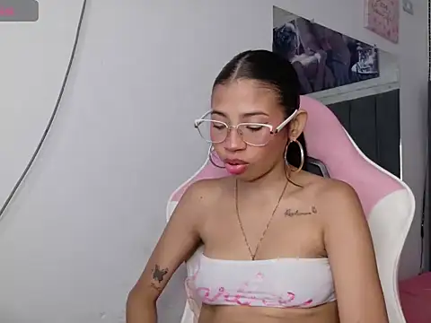 Snapshot of aidaprincess chatting on 03-11-26, 11:11 aidaprincess online show from 03-11-26, 11:11