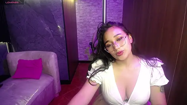 Aura cute  online show from 03-04-26, 04:07