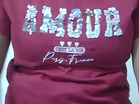 cute momo love online show from 06-06-26, 04:50