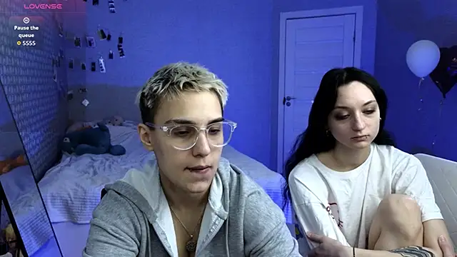 LuxuryLoverss online show from 04-19-26, 11:09