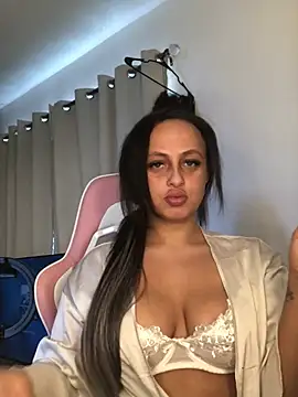 Snapshot of mayawesttt chatting on 03-06-26, 12:45 mayawesttt online show from 03-06-26, 12:45