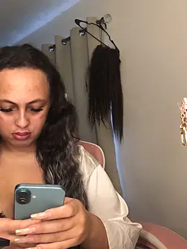 Snapshot of mayawesttt chatting on 03-08-26, 02:43 mayawesttt online show from 03-08-26, 02:43