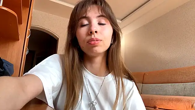 SerenaHawthorne online show from 03-12-26, 09:26