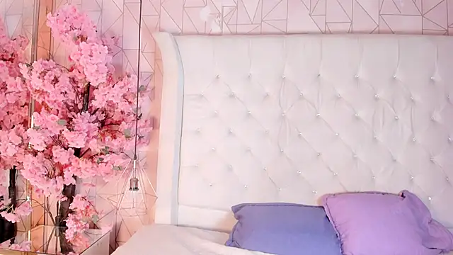 Snapshot of Katanasoler chatting on 03-12-26, 08:37 Katanasoler online show from 03-12-26, 08:37