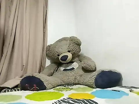 Julikid1 online show from 03-06-26, 12:18