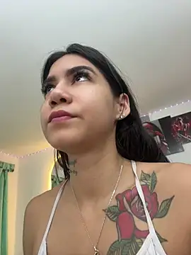 Snapshot of Pamela23x chatting on 05-15-26, 01:18 Pamela23x online show from 05-15-26, 01:18
