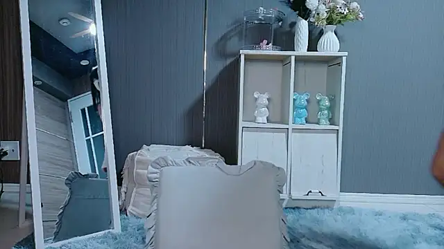 Remi-chan online show from 03-17-26, 05:44