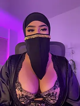 Snapshot of Yasmin_cute chatting on 07-24-26, 01:31 Yasmin cute online show from 07-24-26, 01:31