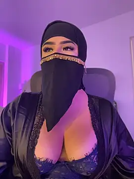 Snapshot of Yasmin_cute chatting on 07-27-26, 01:51 Yasmin cute online show from 07-27-26, 01:51