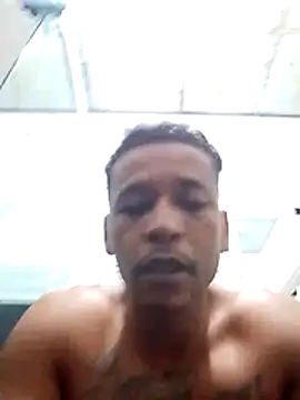 Snapshot of Rodr_go14 chatting on 05-12-26, 10:34 Rodr go14 online show from 05-12-26, 10:34