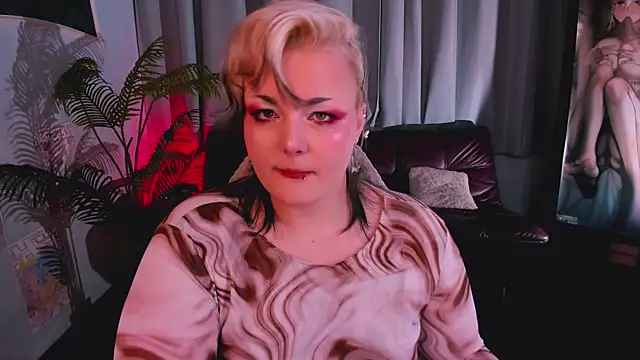 HwasaMoore online show from 02-28-26, 01:45