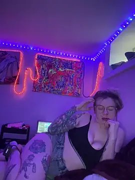 Snapshot of LaurenRae_x chatting on 03-11-26, 06:47 LaurenRae x online show from 03-11-26, 06:47