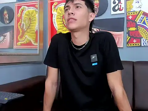 Snapshot of AronTawers chatting on 03-04-26, 08:04 AronTawers online show from 03-04-26, 08:04