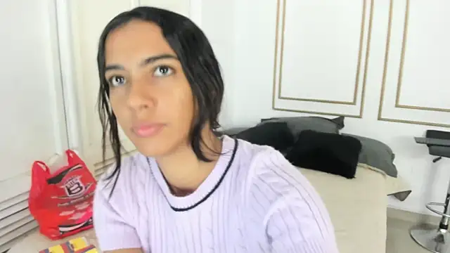 emily gaviria1 online show from 06-10-26, 12:15