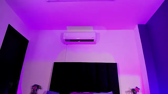 Snapshot of scarlet__ray_ chatting on 03-13-26, 10:44 scarlet ray online show from 03-13-26, 10:44