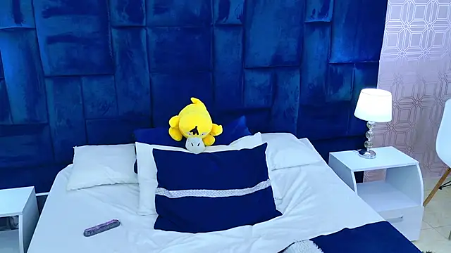 Cami Rousse online show from 04-15-26, 12:23