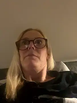 Amelie BlondeXX online show from 02-25-26, 09:24