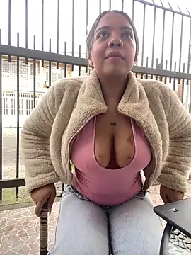 AdaPink  online show from 04-23-26, 12:29