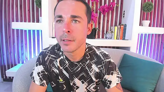 Adams Sanz online show from 05-08-26, 07:19