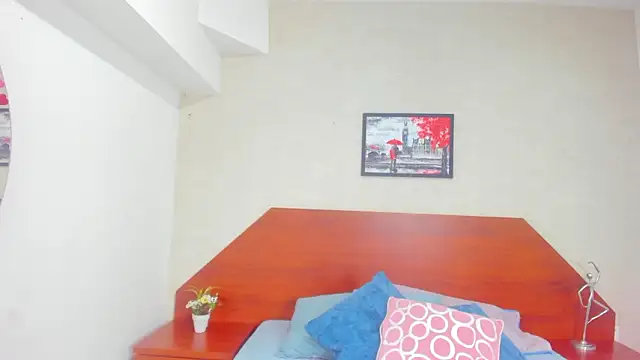 Snapshot of Miia03 chatting on 03-10-26, 11:26 Miia03 online show from 03-10-26, 11:26