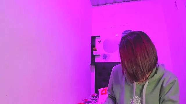 sapphire brown20 online show from 04-18-26, 01:09