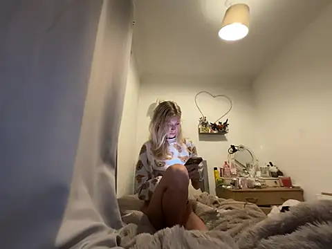 Snapshot of maisco19 chatting on 03-01-26, 10:45 maisco19 online show from 03-01-26, 10:45