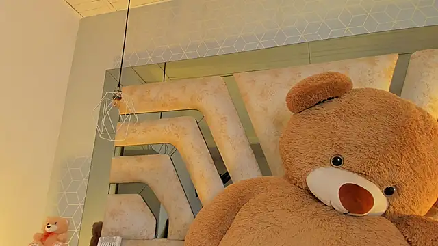 Snapshot of AuroraFlowers chatting on 03-08-26, 02:04 AuroraFlowers online show from 03-08-26, 02:04