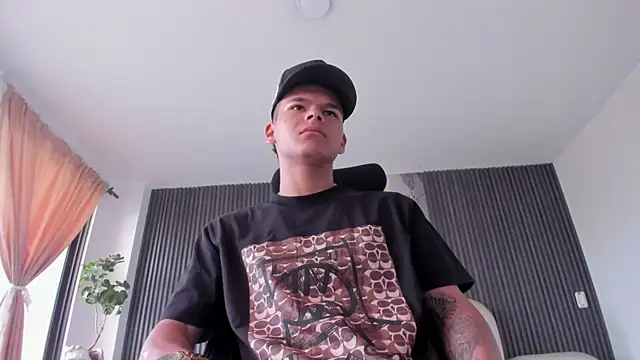 DylanRoyce  online show from 04-28-26, 12:43